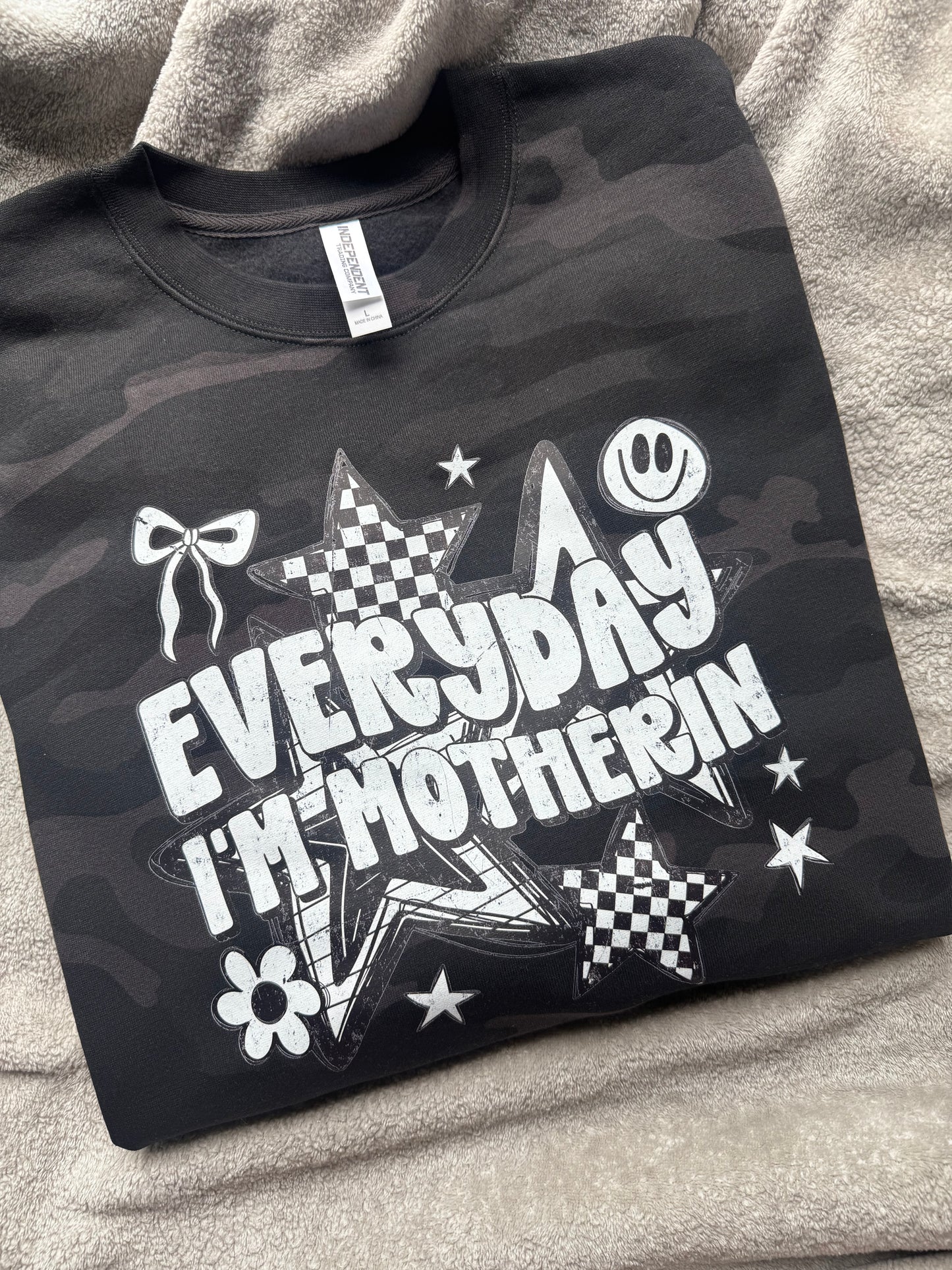 Large independent trading co sweatshirt