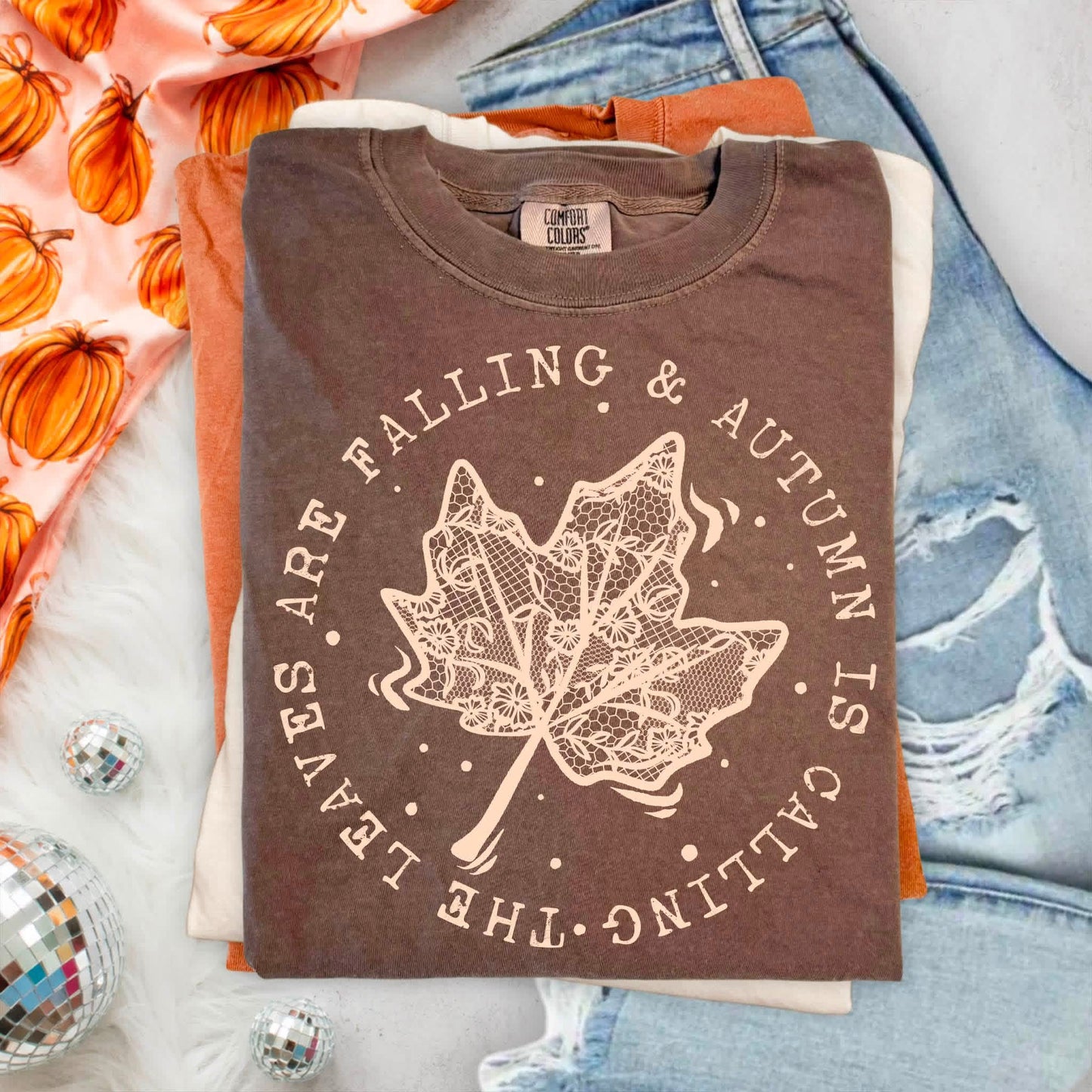 The leave are falling (comfort color mock)