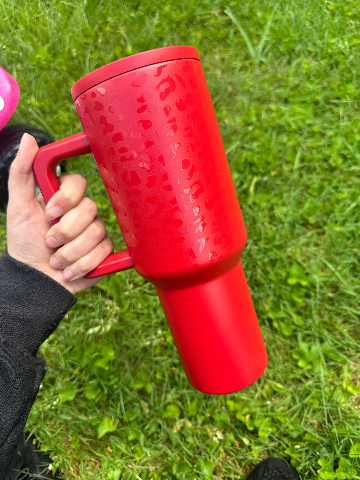 Red 40oz tumbler with straw